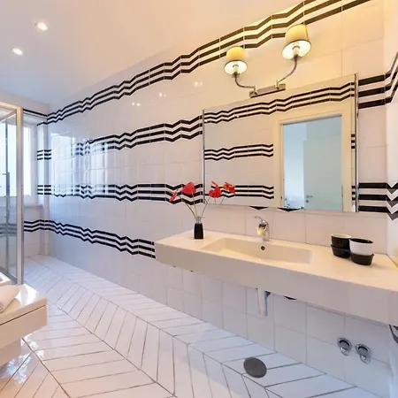 Lory House Apartment *