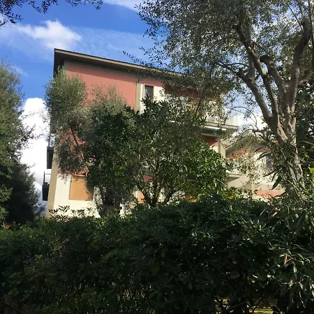 Lory House Apartamento *