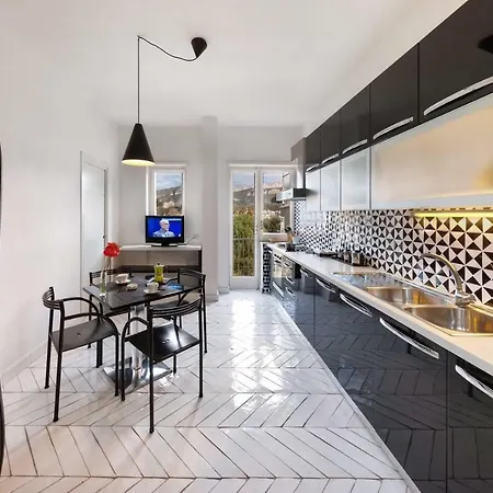 Lory House